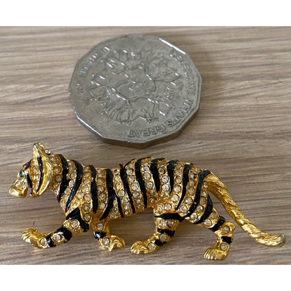 Retro Tiger Brooch Costume Jewellery - Picture 5 of 6